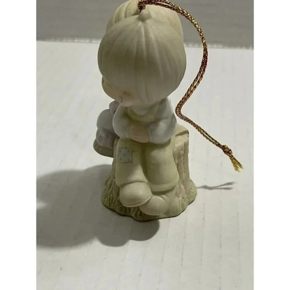 Precious Moments 1989 LOVE ONE ANOTHER Porcelain Bisque Ornament 522929 - Picture 5 of 8
